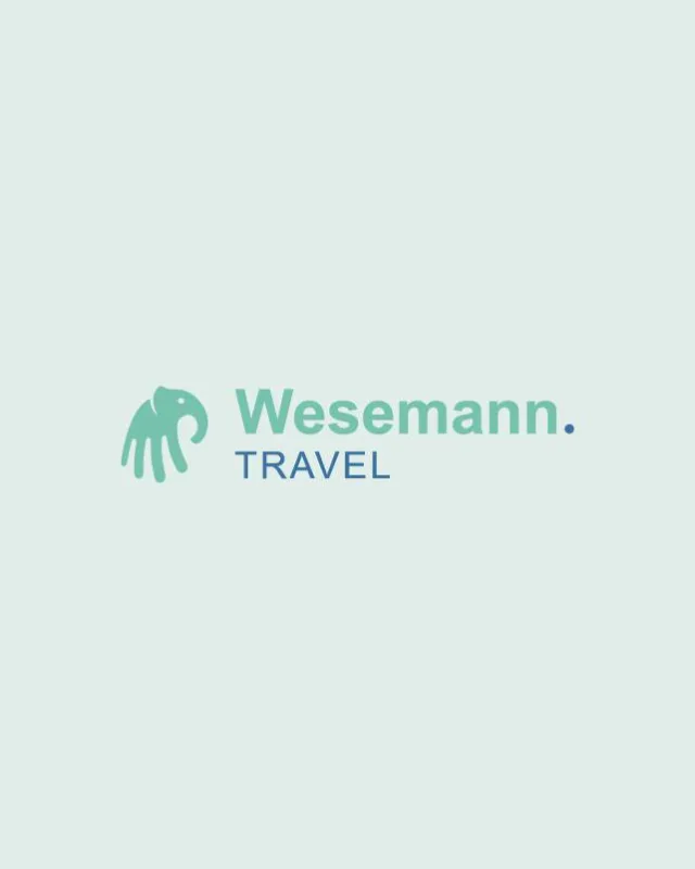 Rebranding van Wesemann Travel 🌍✈️
Een paar maanden geleden mocht ik voor Wesemann Travel aan de slag met hun rebranding. De oude branding voelde na jaren niet meer als passend, nu ze een nieuwe fase in willen gaan met het bedrijf. 
Er is een strakker, professioneler ontwerp neergezet dat beter aansluit bij waar Wesemann Travel voor staat én voor wie ze er zijn: doven en slechthorenden die de wereld willen ontdekken op hún manier. De olifant en hand combinatie is gebleven, maar nu nog herkenbaarder door het oor subtiel uit te lichten 🐘. De hand is een symbool voor de handgebaren en de olifant is een symbool voor Zanzibar, de eerste reislocatie van Wesemann Travel. De nieuwe kleuren? Een diepe blauwtint die staat voor vertrouwen en rust, gecombineerd met oceaangroen dat symbool staat voor avontuur, vrijheid en reizen 🌍✨.
Wat vind jij van deze rebranding?
#rebranding #wesemanntravel #nieuwehuisstijl #branding #logoreveal #toegankelijkreizen #reizenvoordoven #visualidentity #designmetbedoeling #branding #grafischontwerp